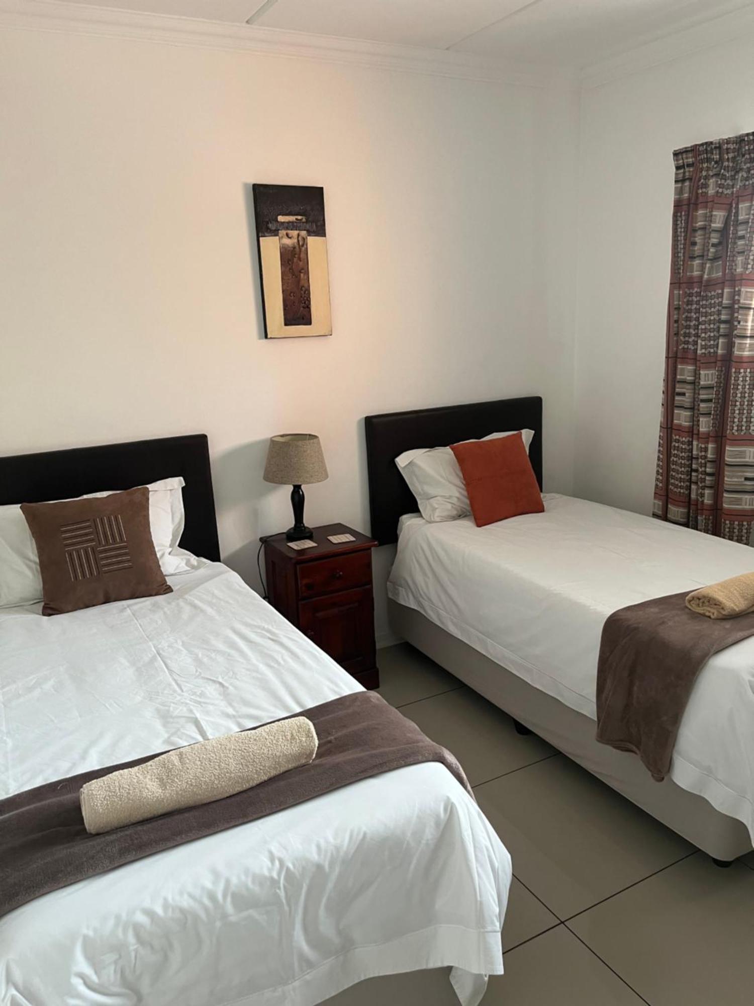 Or Tambo Self Catering Apartments, The Willows Boksburg Eksteriør bilde
