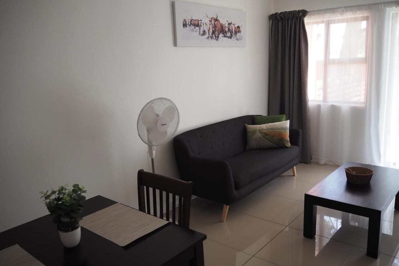 Or Tambo Self Catering Apartments, The Willows Boksburg Eksteriør bilde