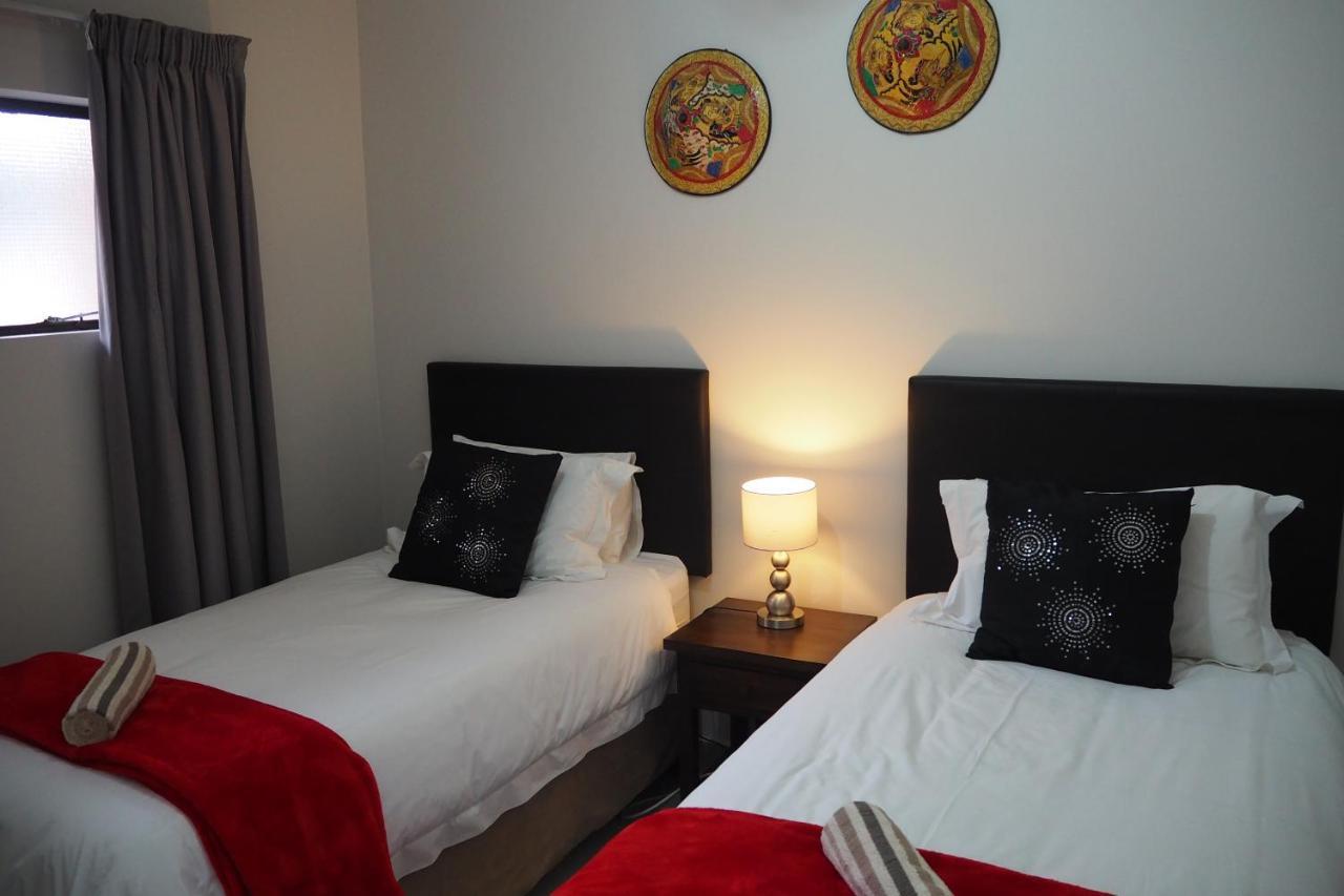 Or Tambo Self Catering Apartments, The Willows Boksburg Eksteriør bilde