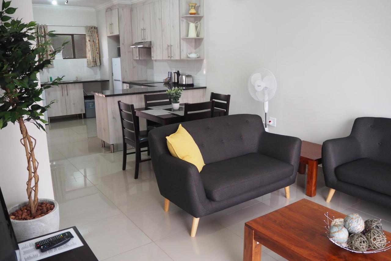 Or Tambo Self Catering Apartments, The Willows Boksburg Eksteriør bilde