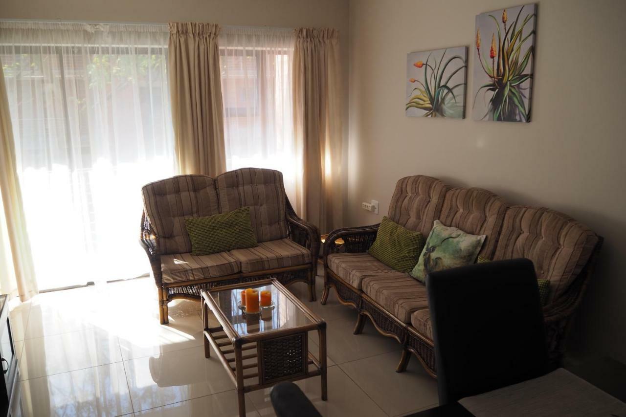 Or Tambo Self Catering Apartments, The Willows Boksburg Eksteriør bilde