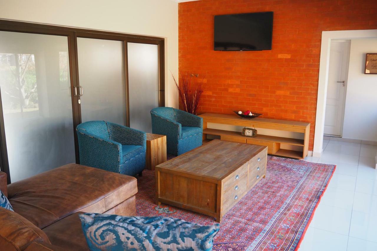 Or Tambo Self Catering Apartments, The Willows Boksburg Eksteriør bilde