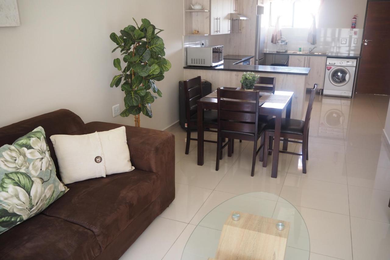 Or Tambo Self Catering Apartments, The Willows Boksburg Eksteriør bilde